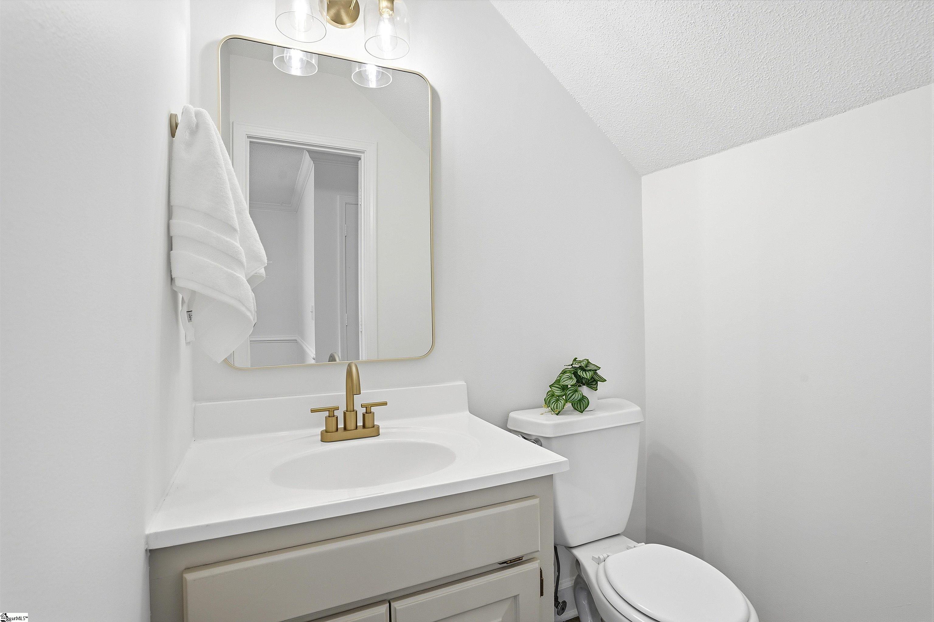 1 Green Ridge Place Property Photo 9