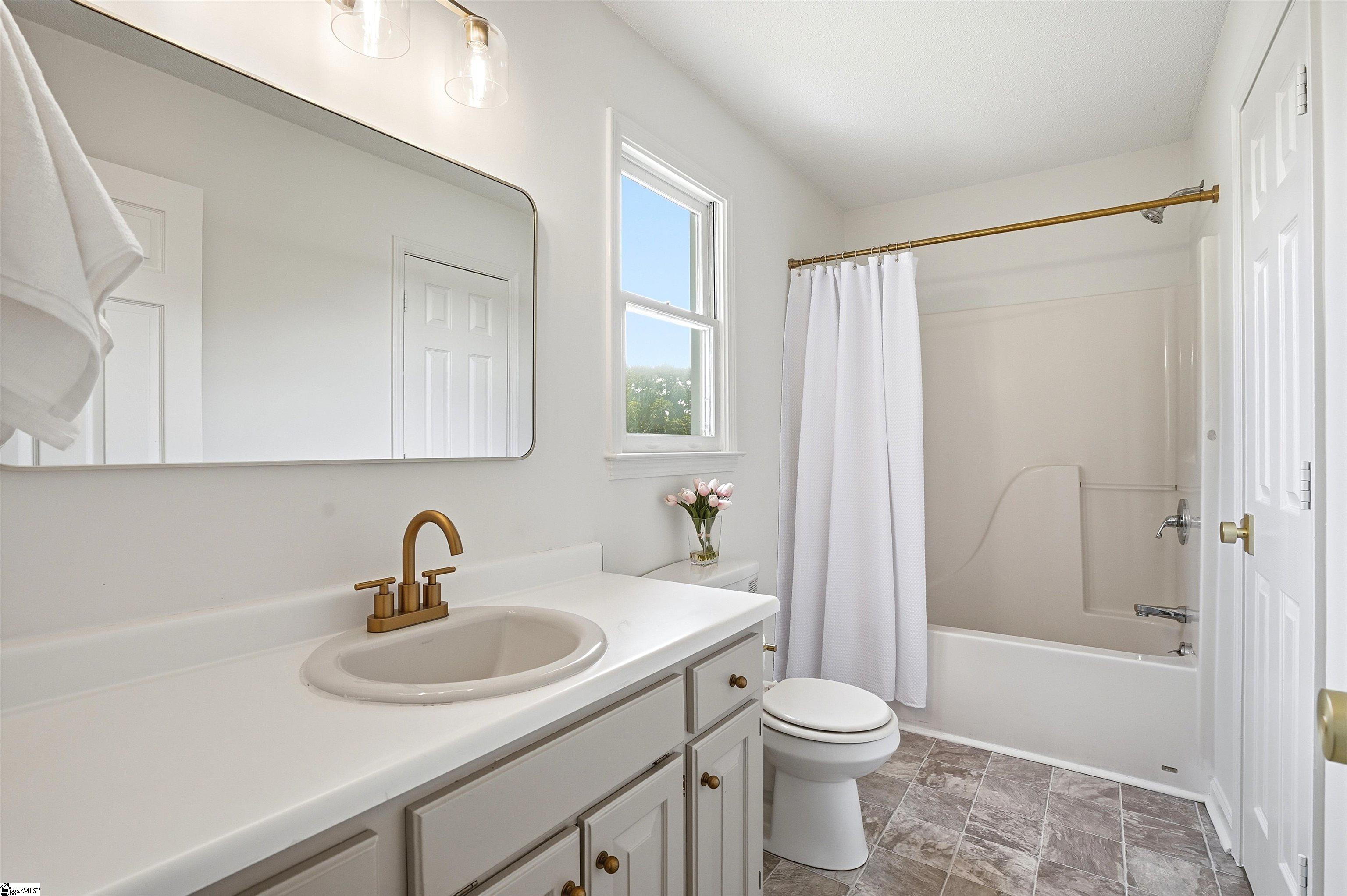 1 Green Ridge Place Property Photo 12