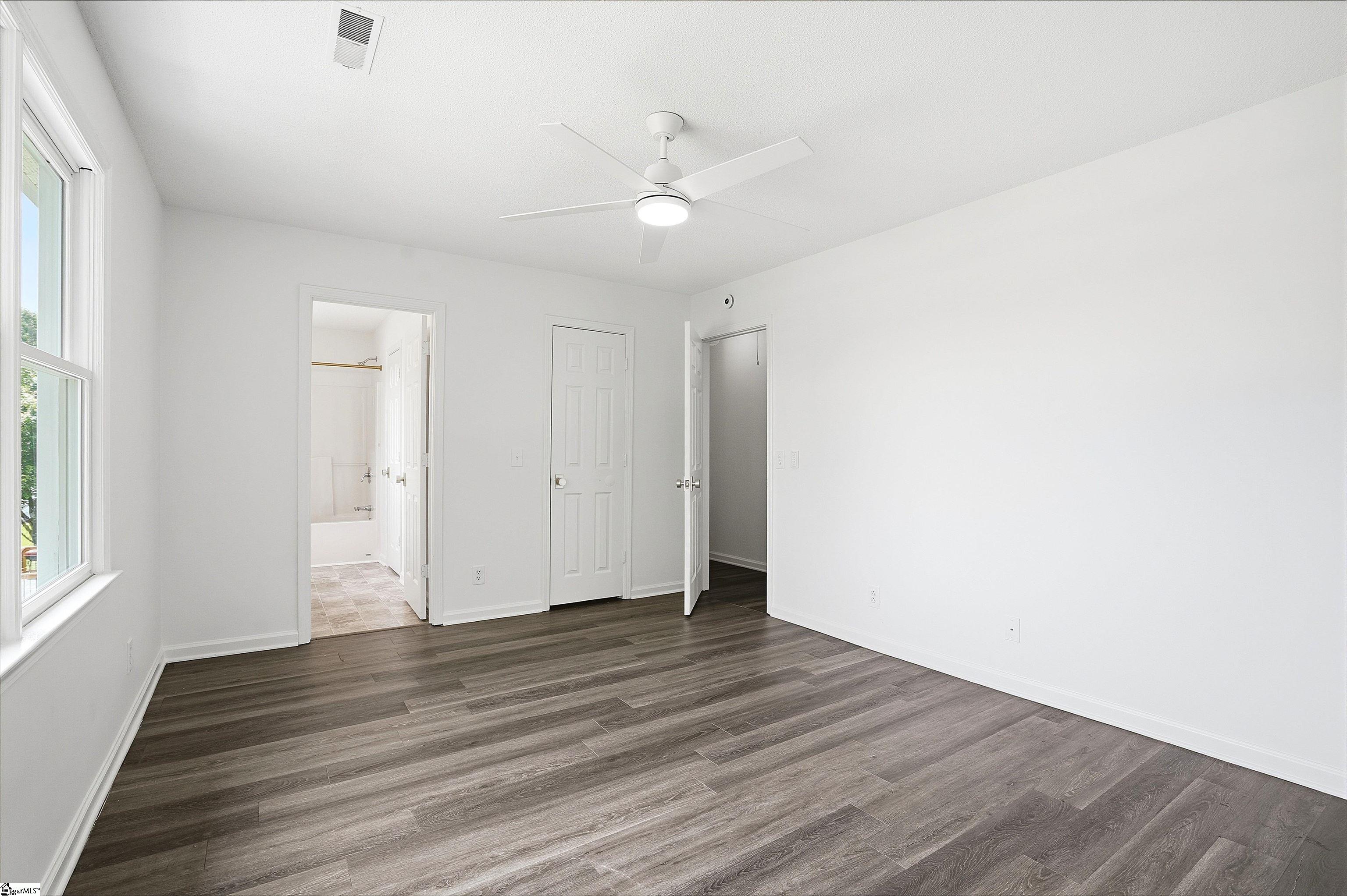 1 Green Ridge Place Property Photo 13