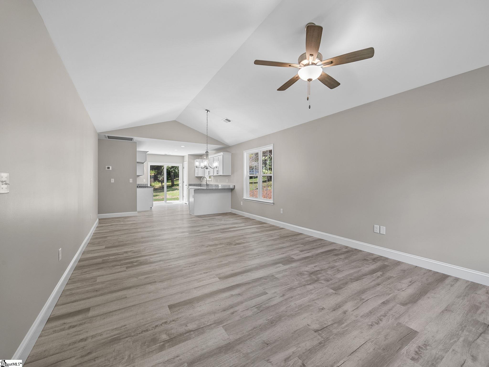 1075 E Prince Road Property Photo 6