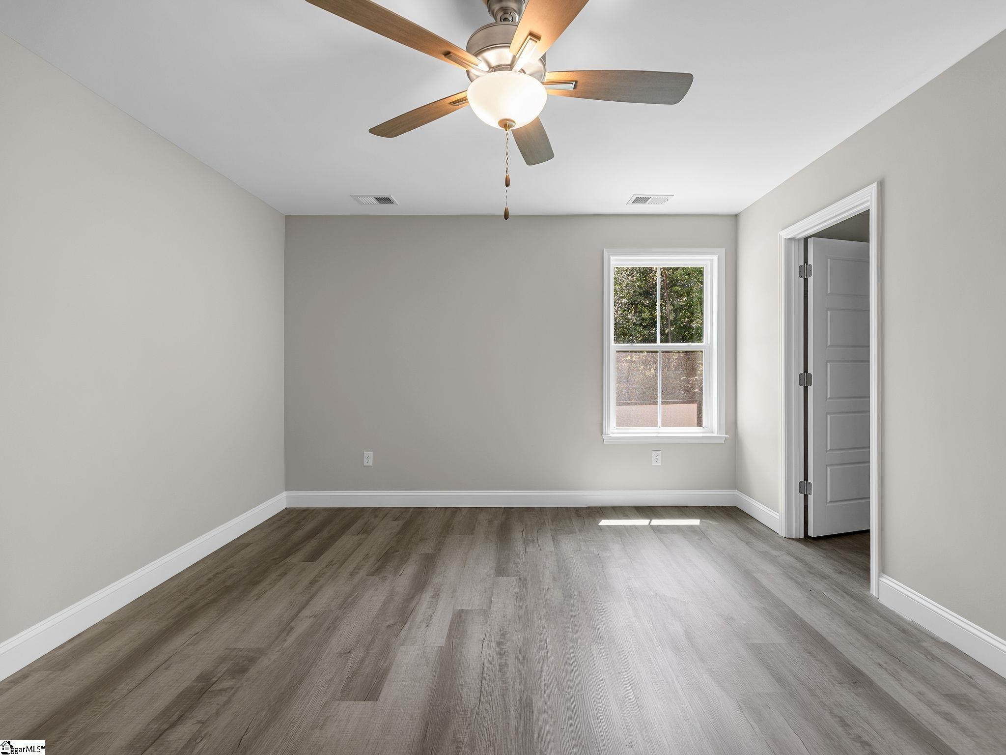 1075 E Prince Road Property Photo 19