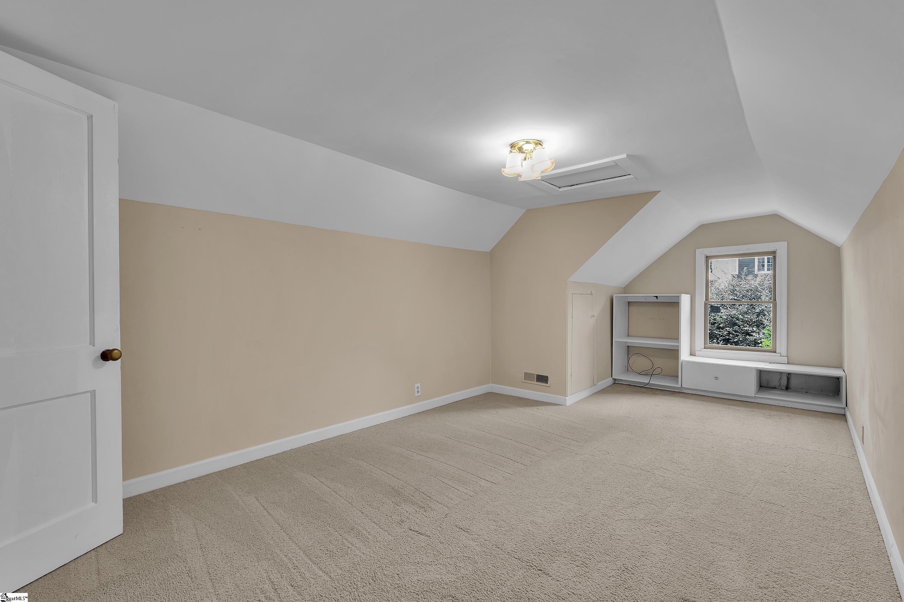 47 Douglas Drive Property Photo 3