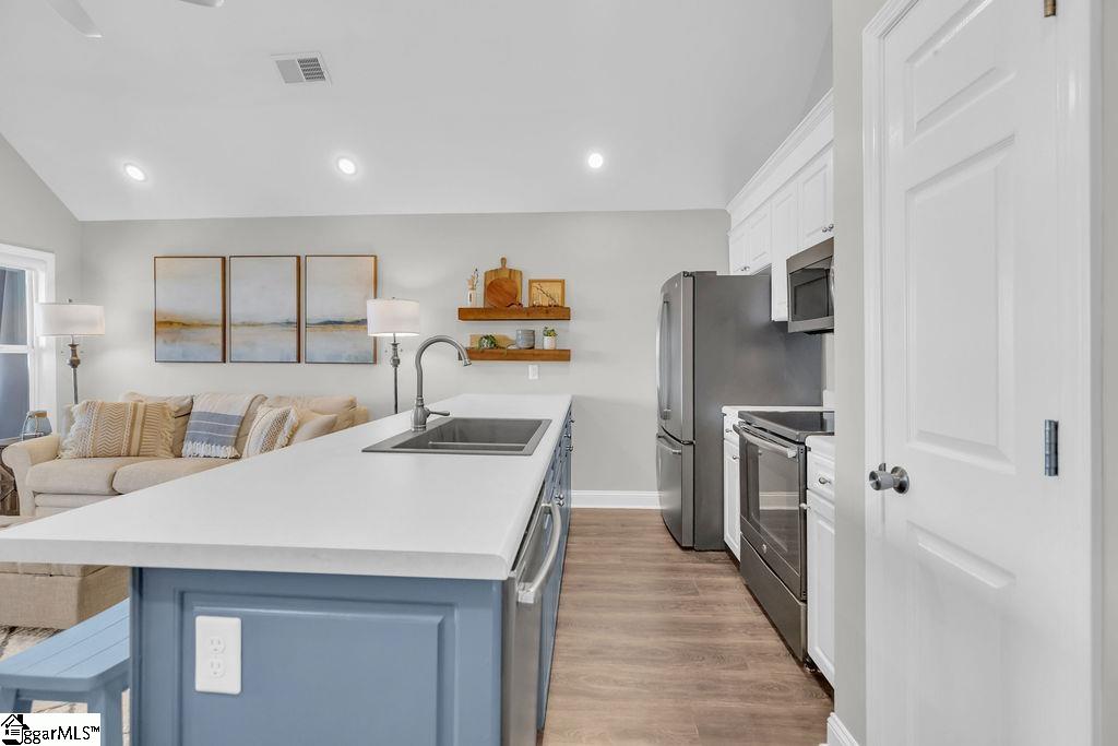 101 Bomber Court Property Photo 8