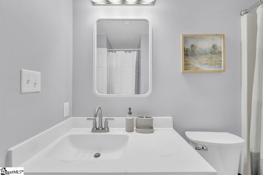101 Bomber Court Property Photo 14