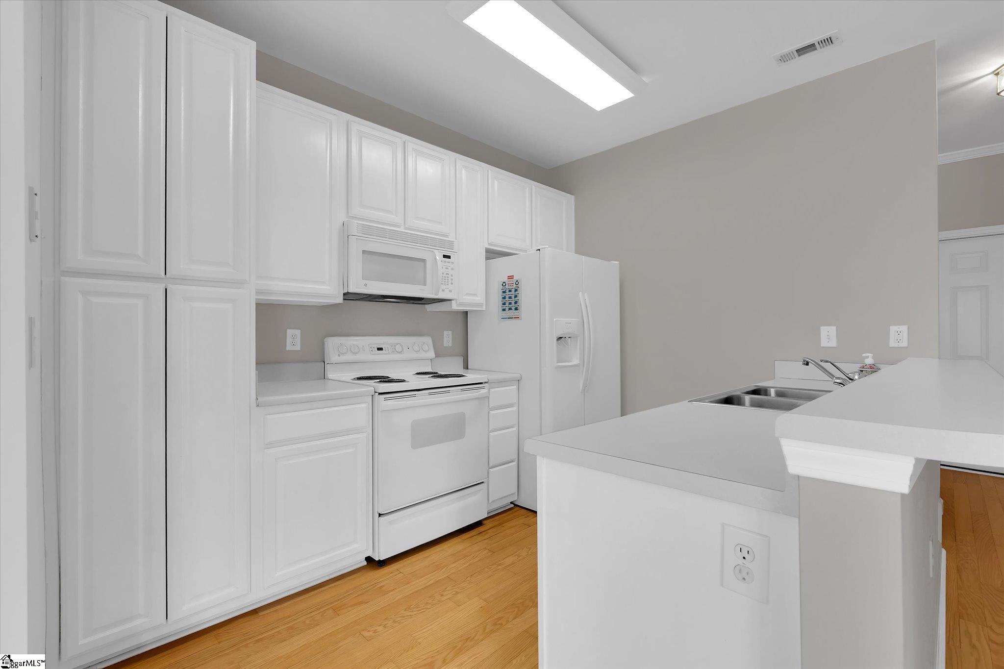 15 Cedar Rock Drive Property Photo 11