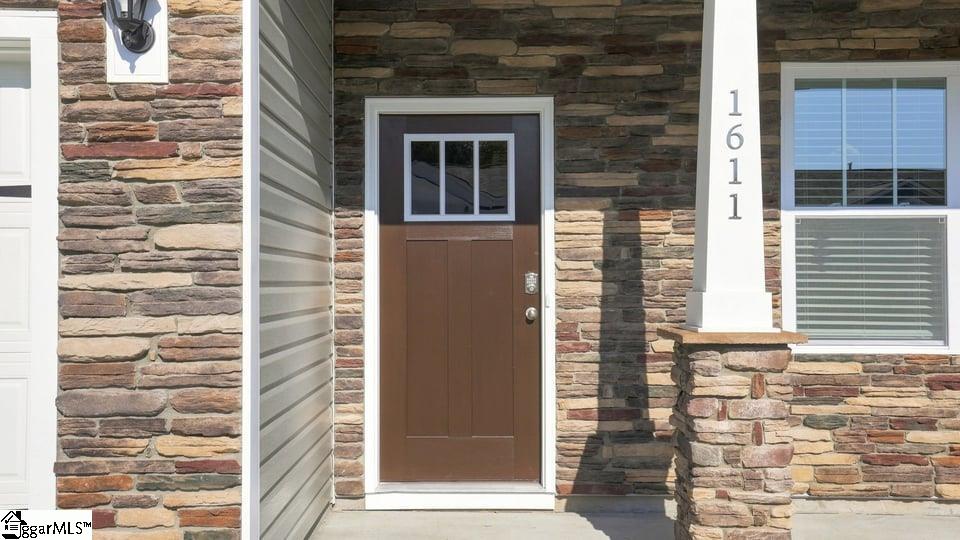 1611 Castlen Court Property Photo 3