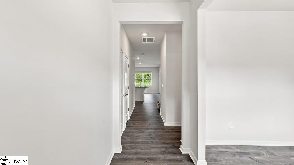 1611 Castlen Court Property Photo 4