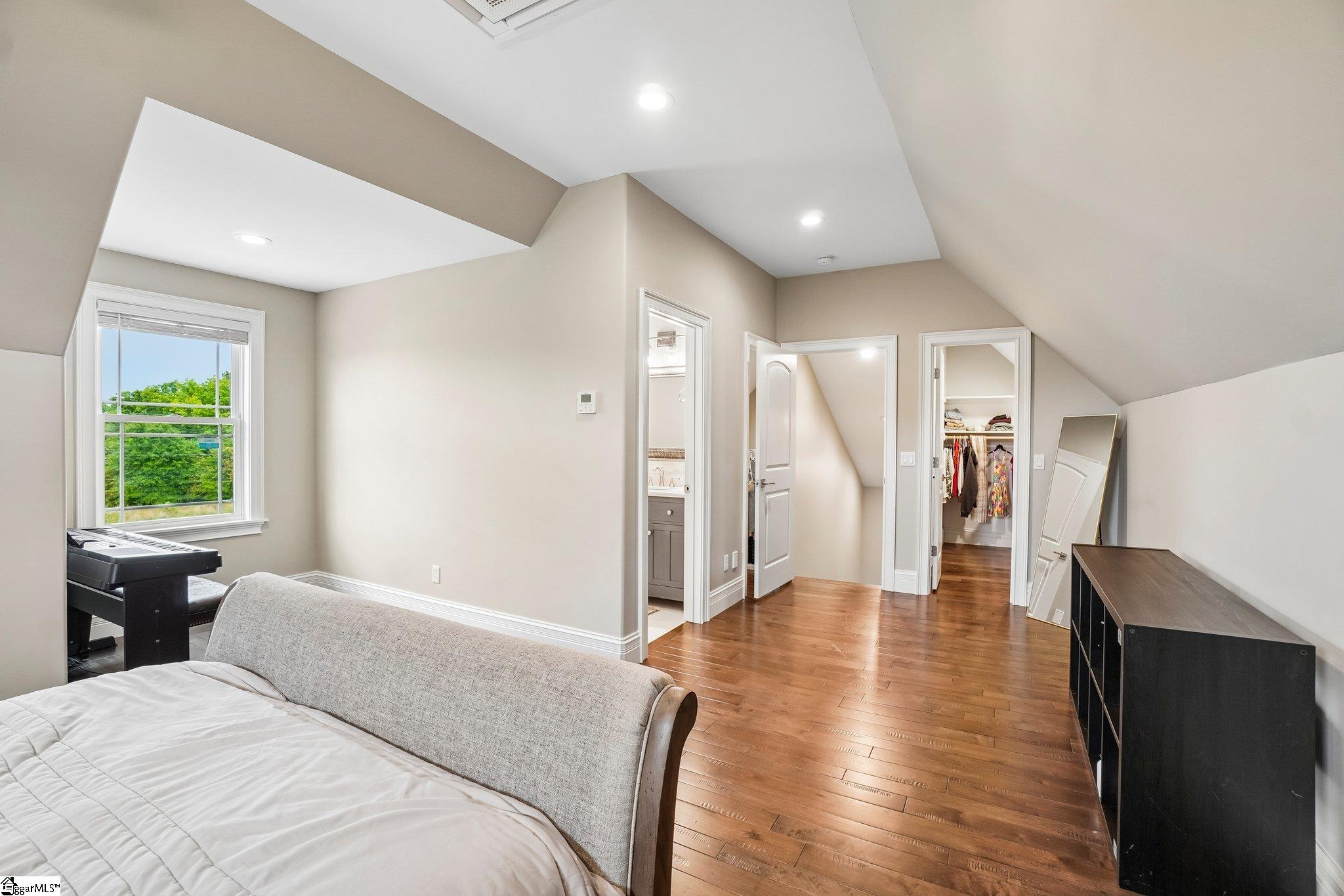 1591745 Property Photo 33