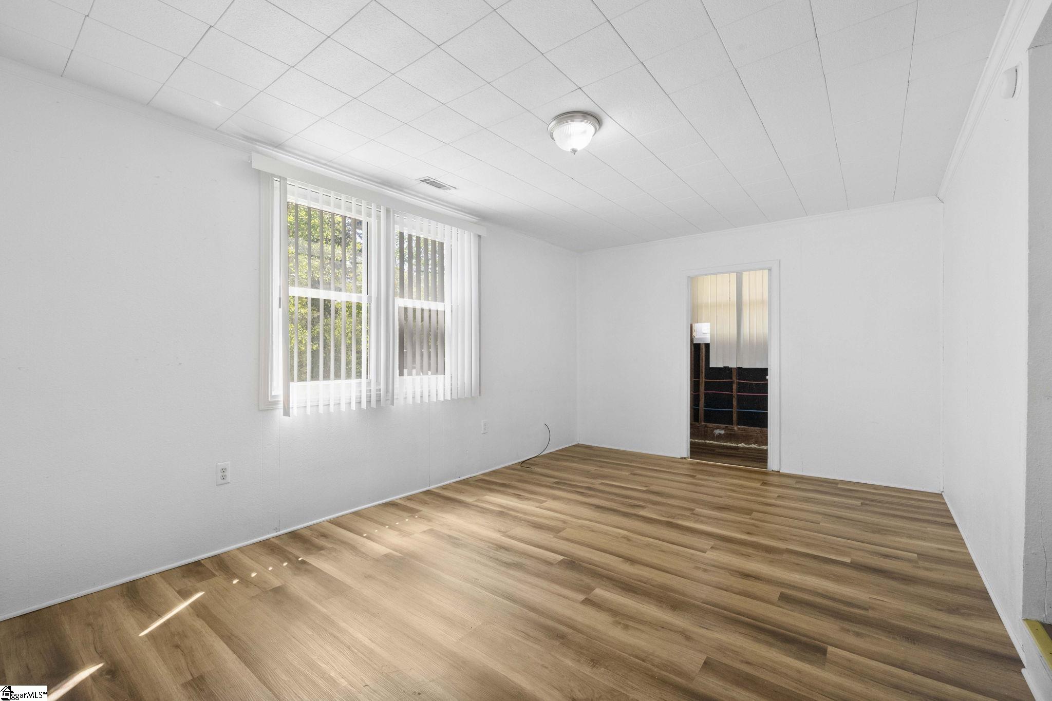 206 Greenbriar Drive Property Photo 13