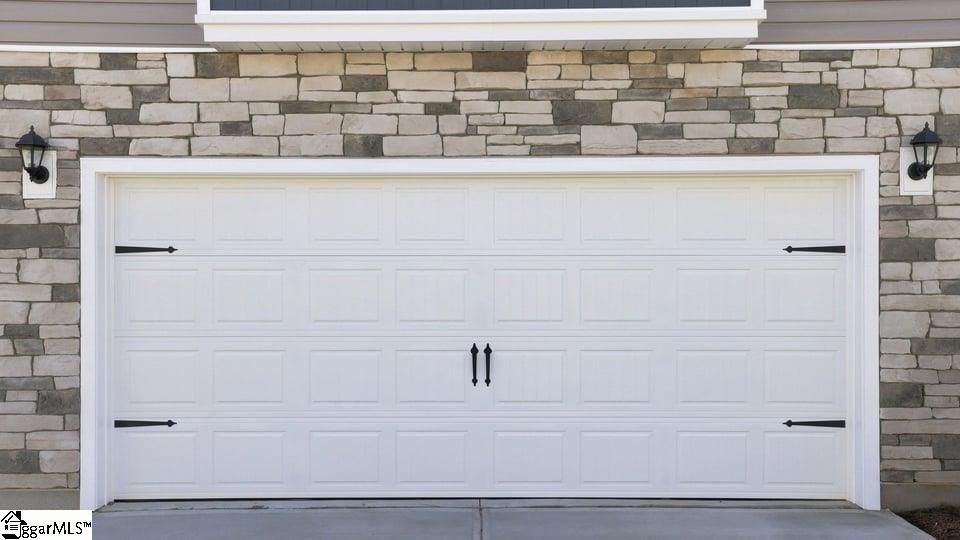 1612 Castlen Court Property Photo 3