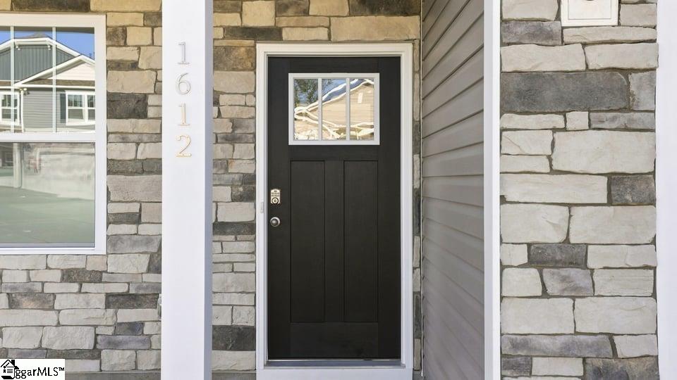 1612 Castlen Court Property Photo 4