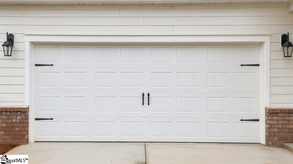 909 Valegro Drive Property Photo 3