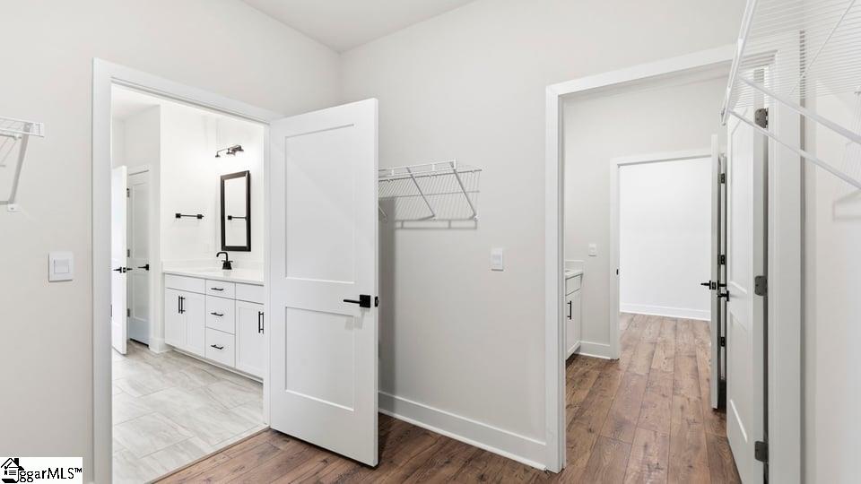 909 Valegro Drive Property Photo 32