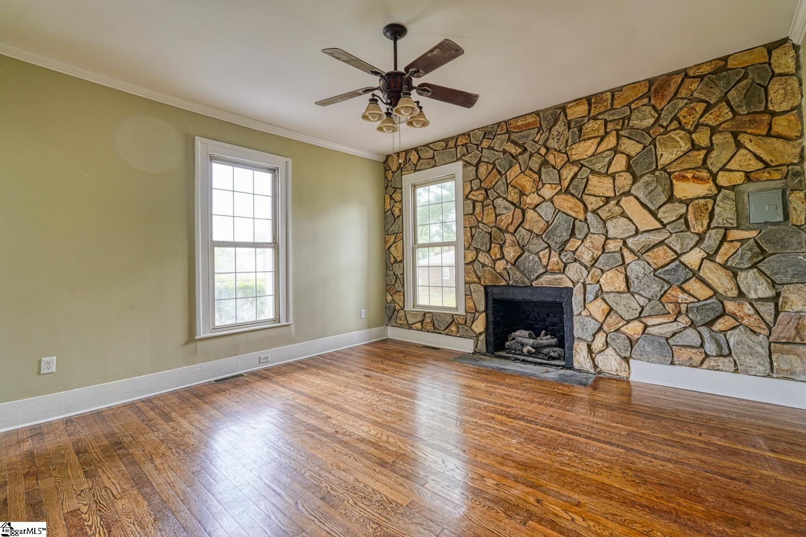4279 N Blackstock Road Property Photo 6
