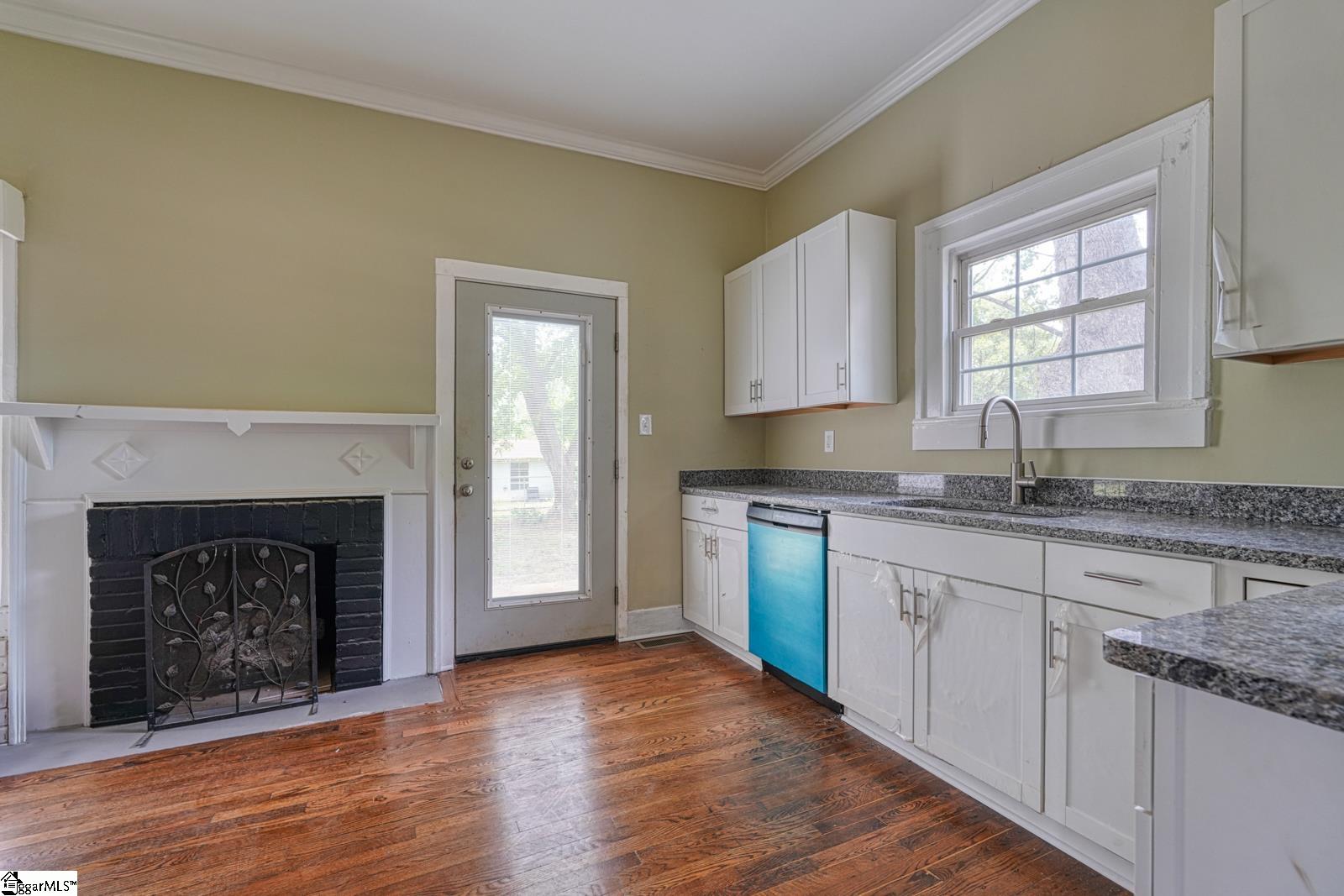 4279 N Blackstock Road Property Photo 9