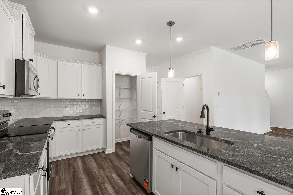 188 Hunter Ridge Drive Property Photo 11