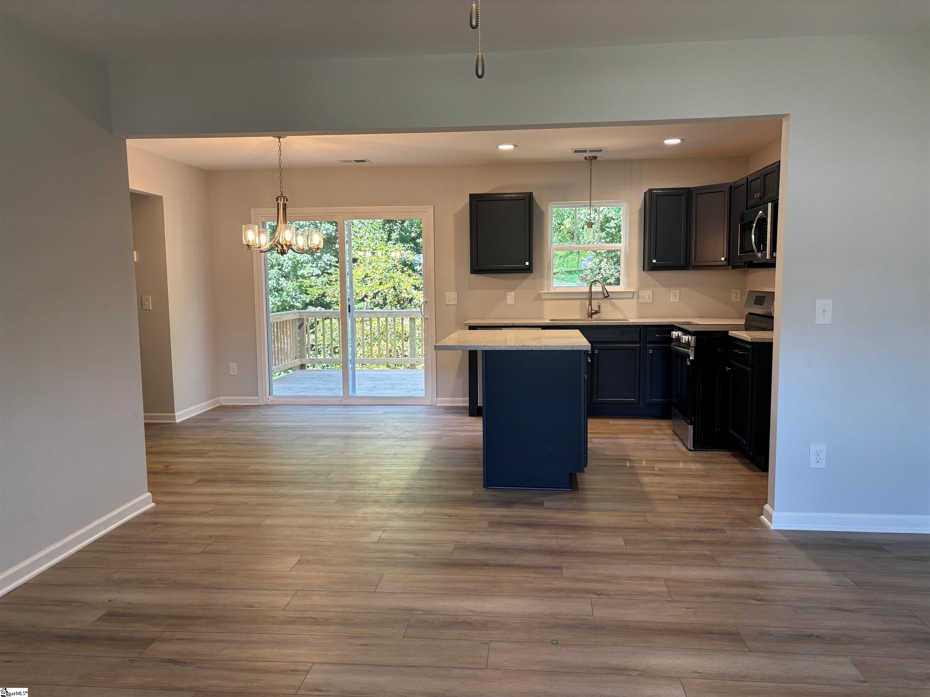 221 Juniper Leaf Way Property Photo 3