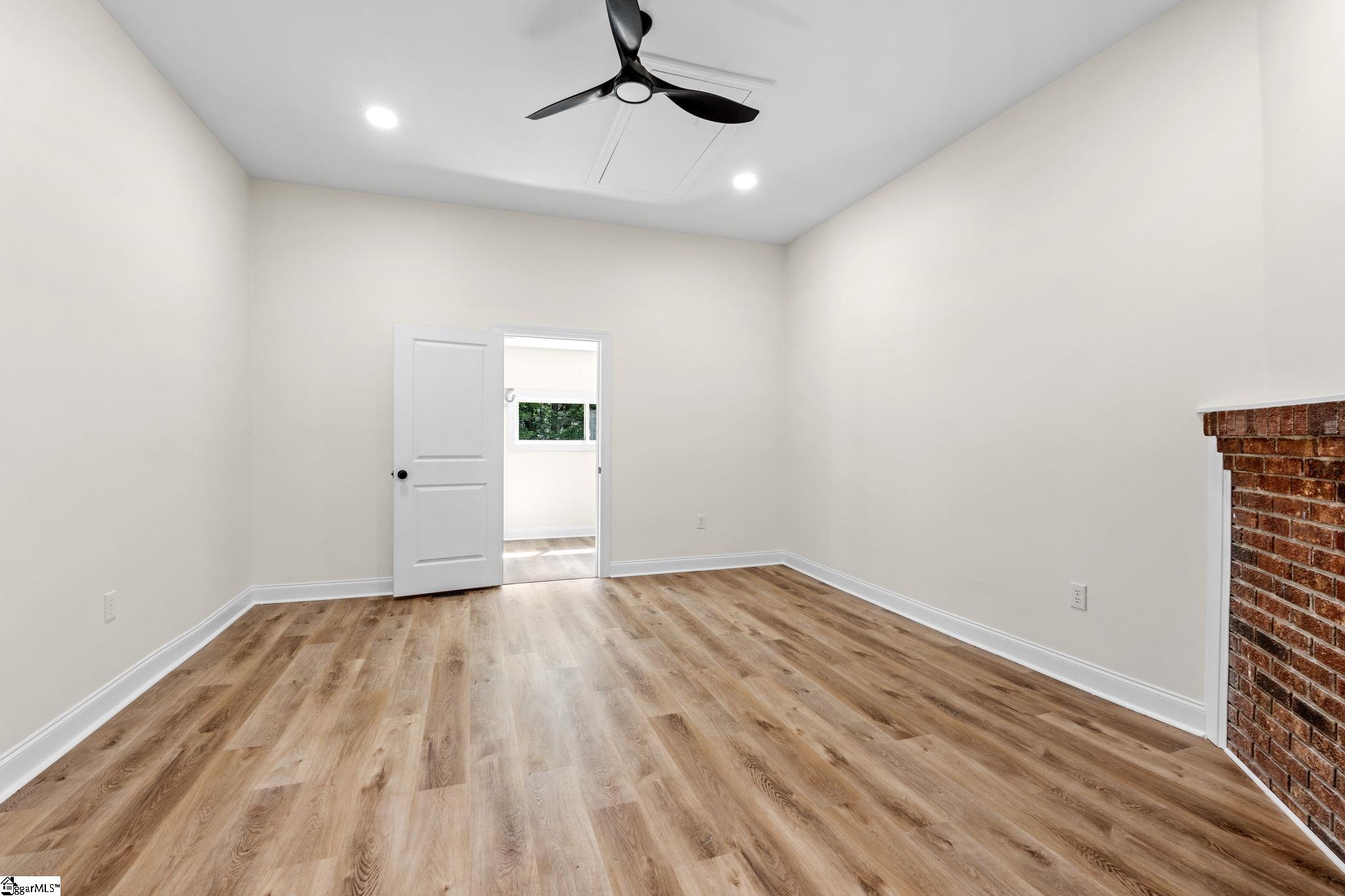 444 W Peachtree Street Property Photo 24