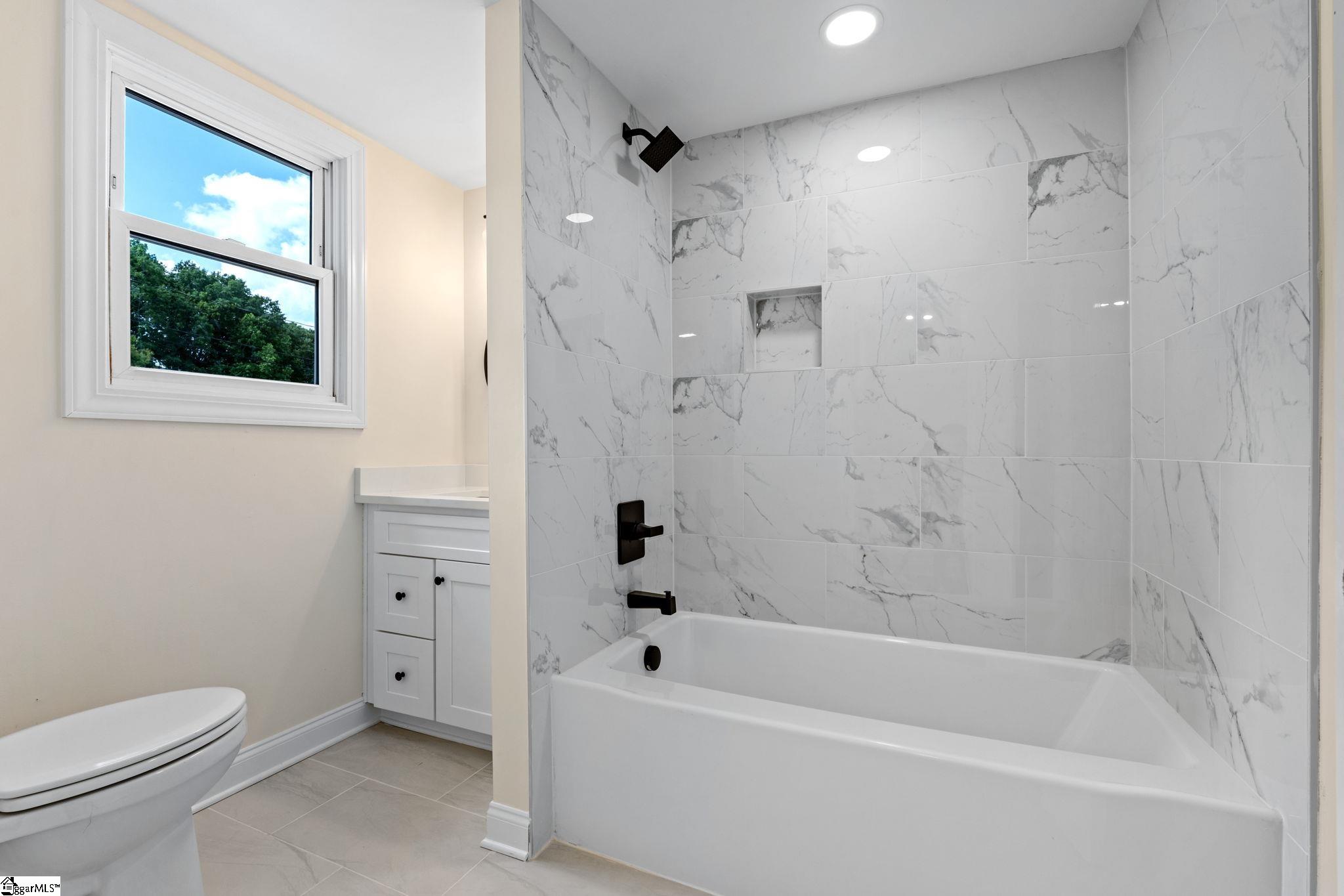 444 W Peachtree Street Property Photo 28