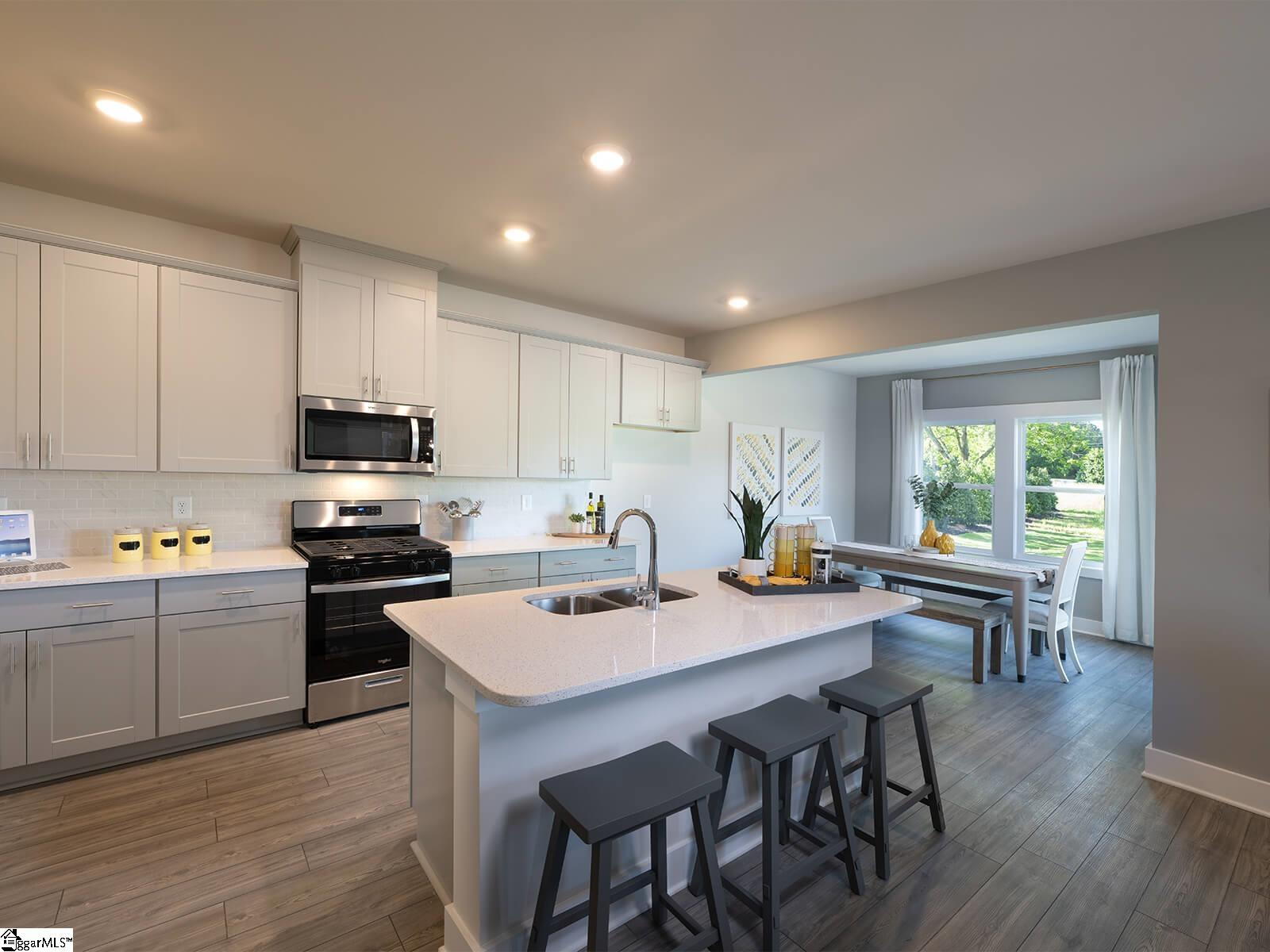 985 Penfold Pointe Pointe Property Photo 8