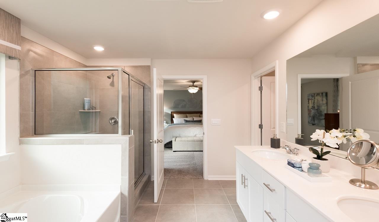 989 Penfold Pointe Pointe Property Photo 10