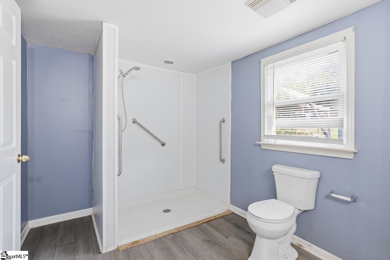 4 Front Street Property Photo 14