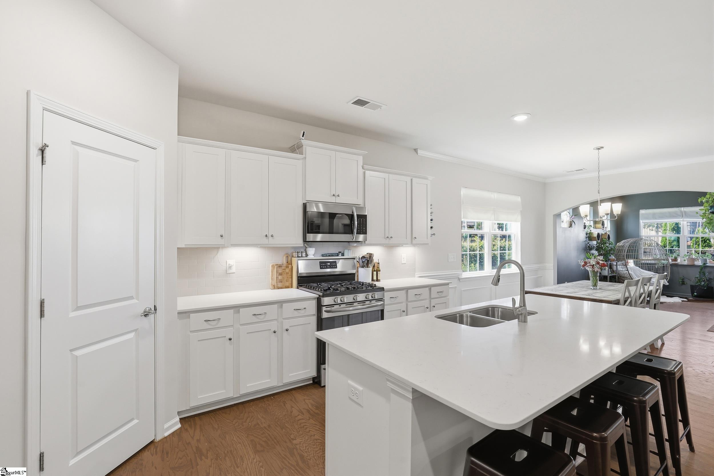 284 Double Crest Drive Property Photo 11