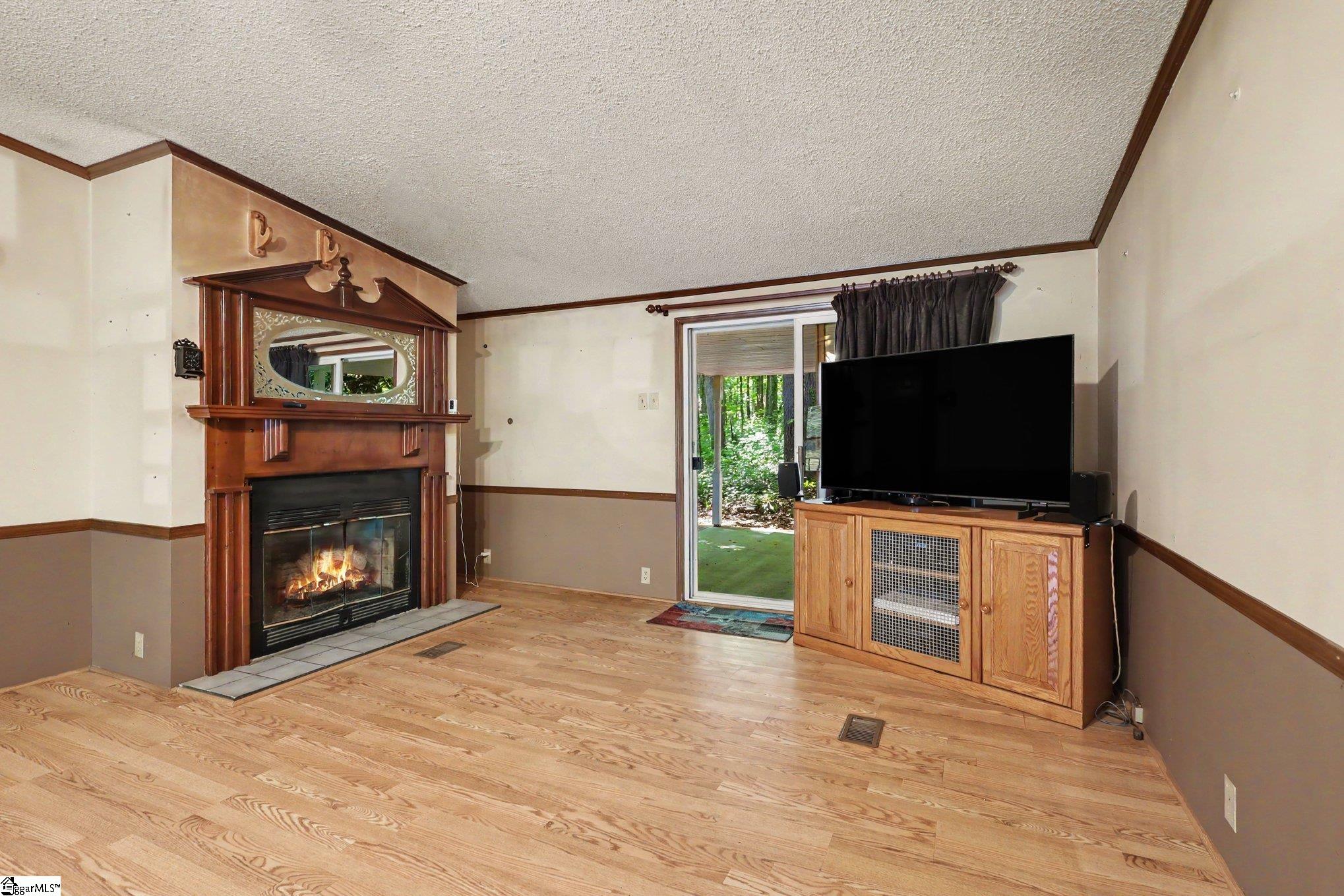 68 Walnut Drive Property Photo 6