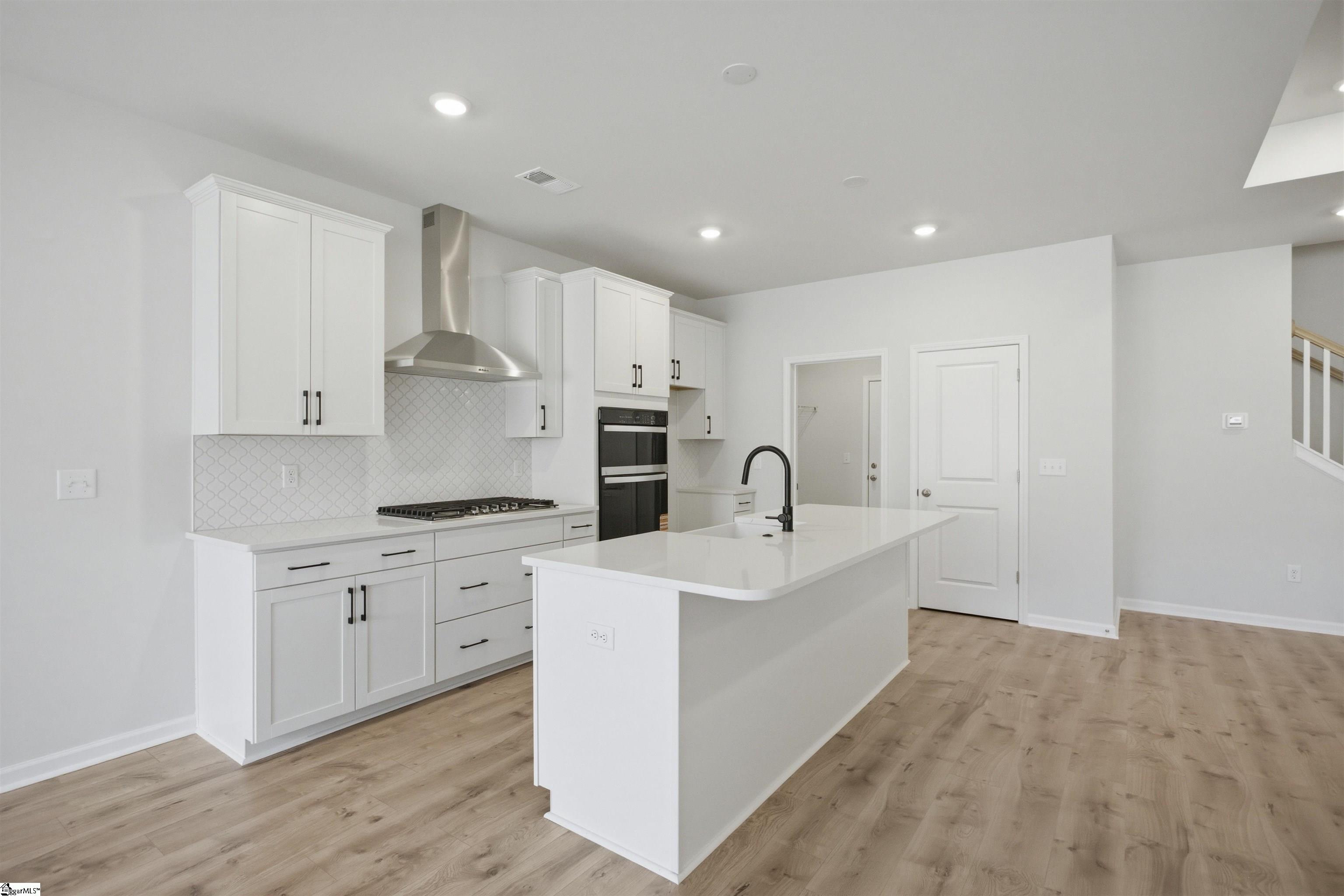 340 Goldenrod Court Property Photo 8