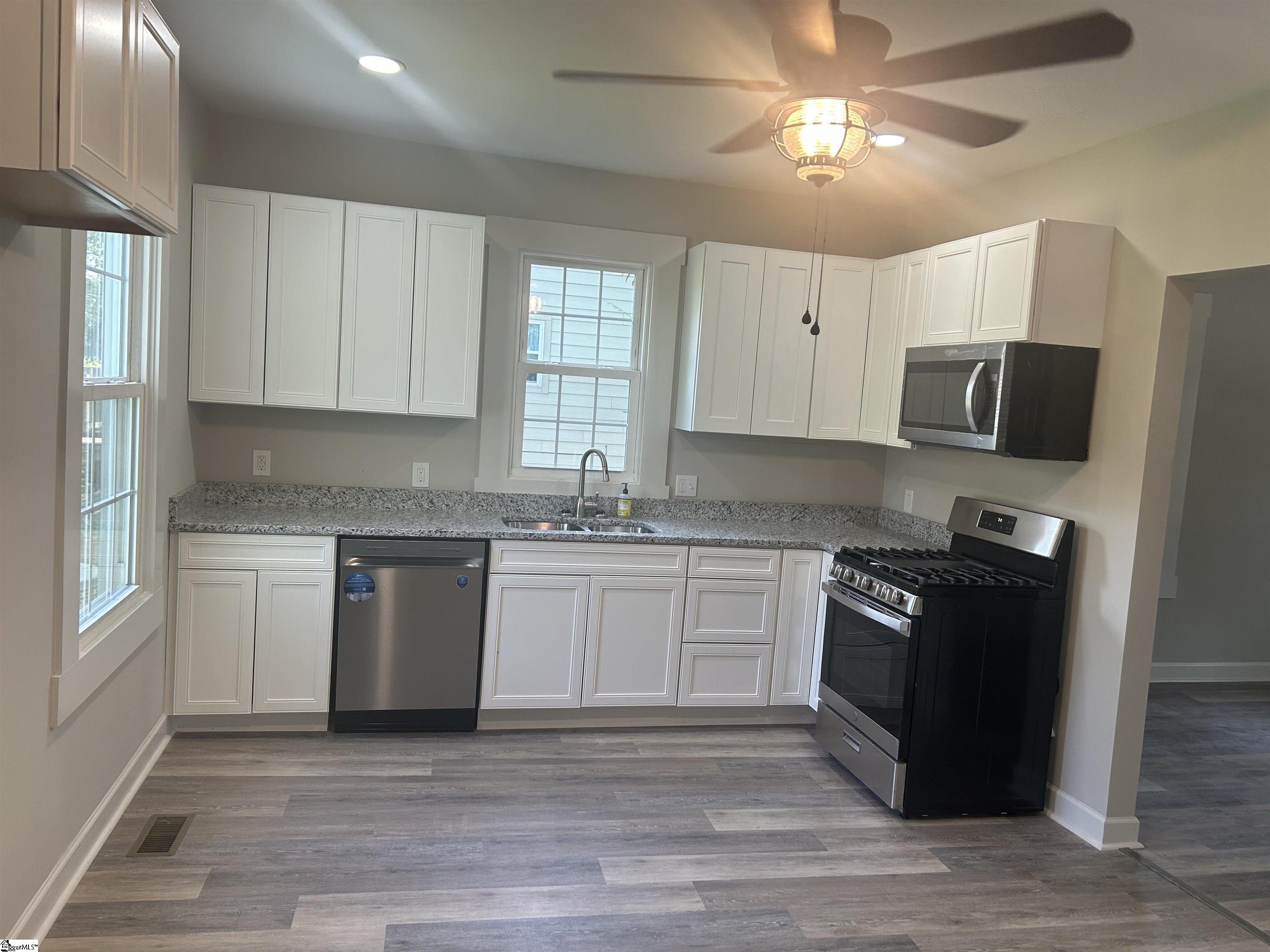 106 Washington Street Property Photo 7