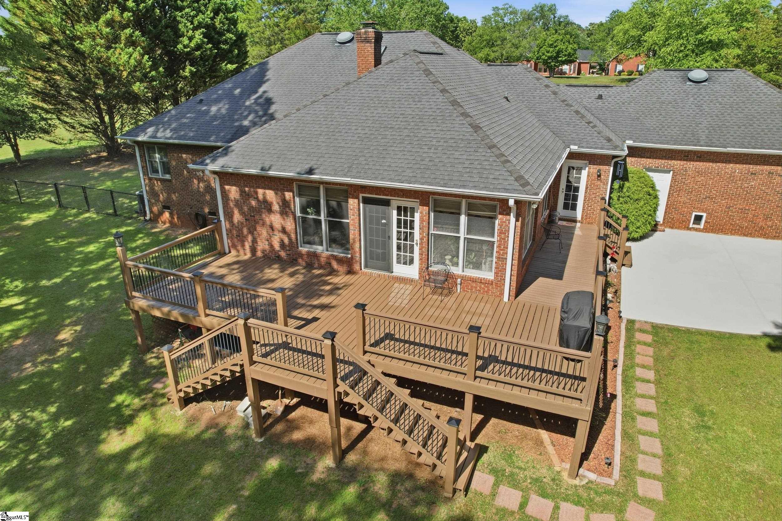 109 Wren Crossing Lane Property Photo 3