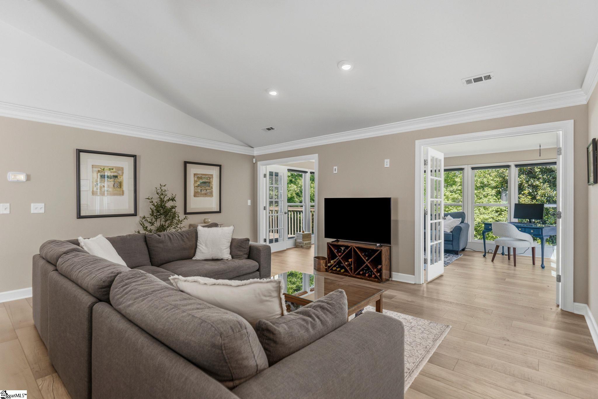 1276 Shadow Way Property Photo 8