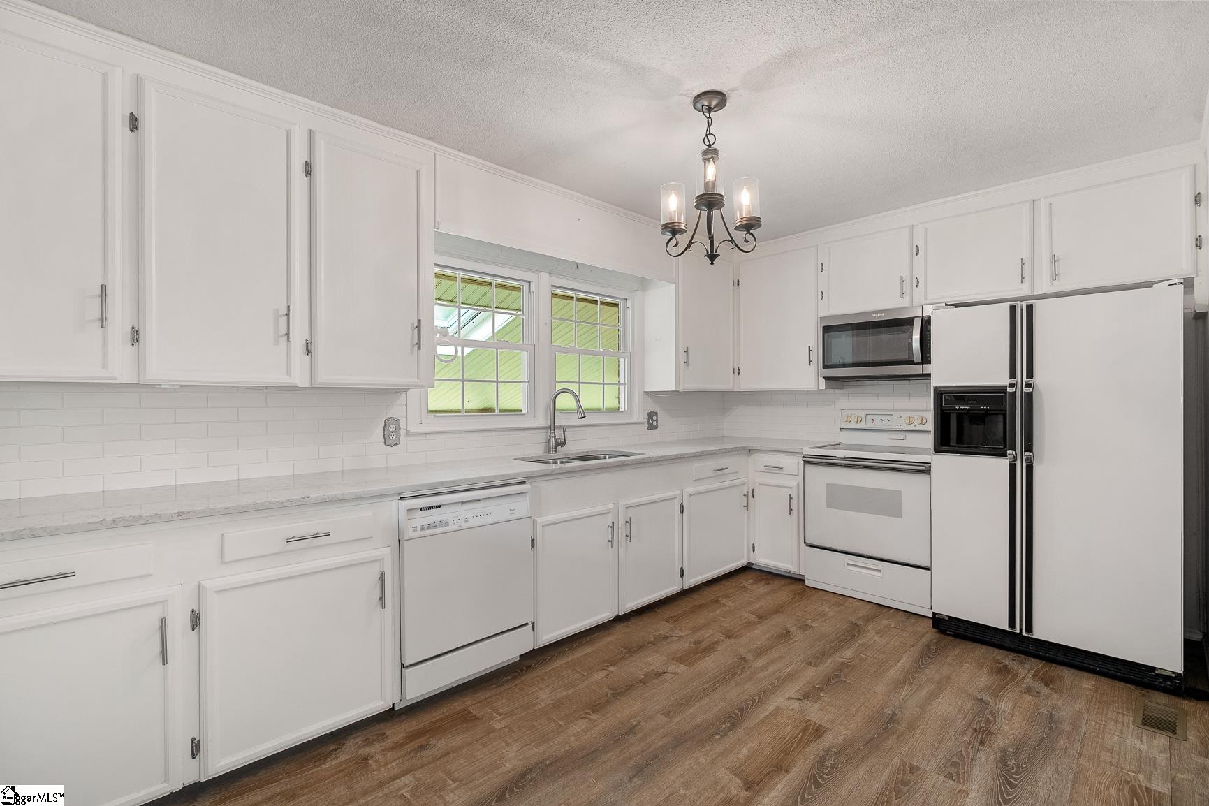 915 Cricket Lane Property Photo 12