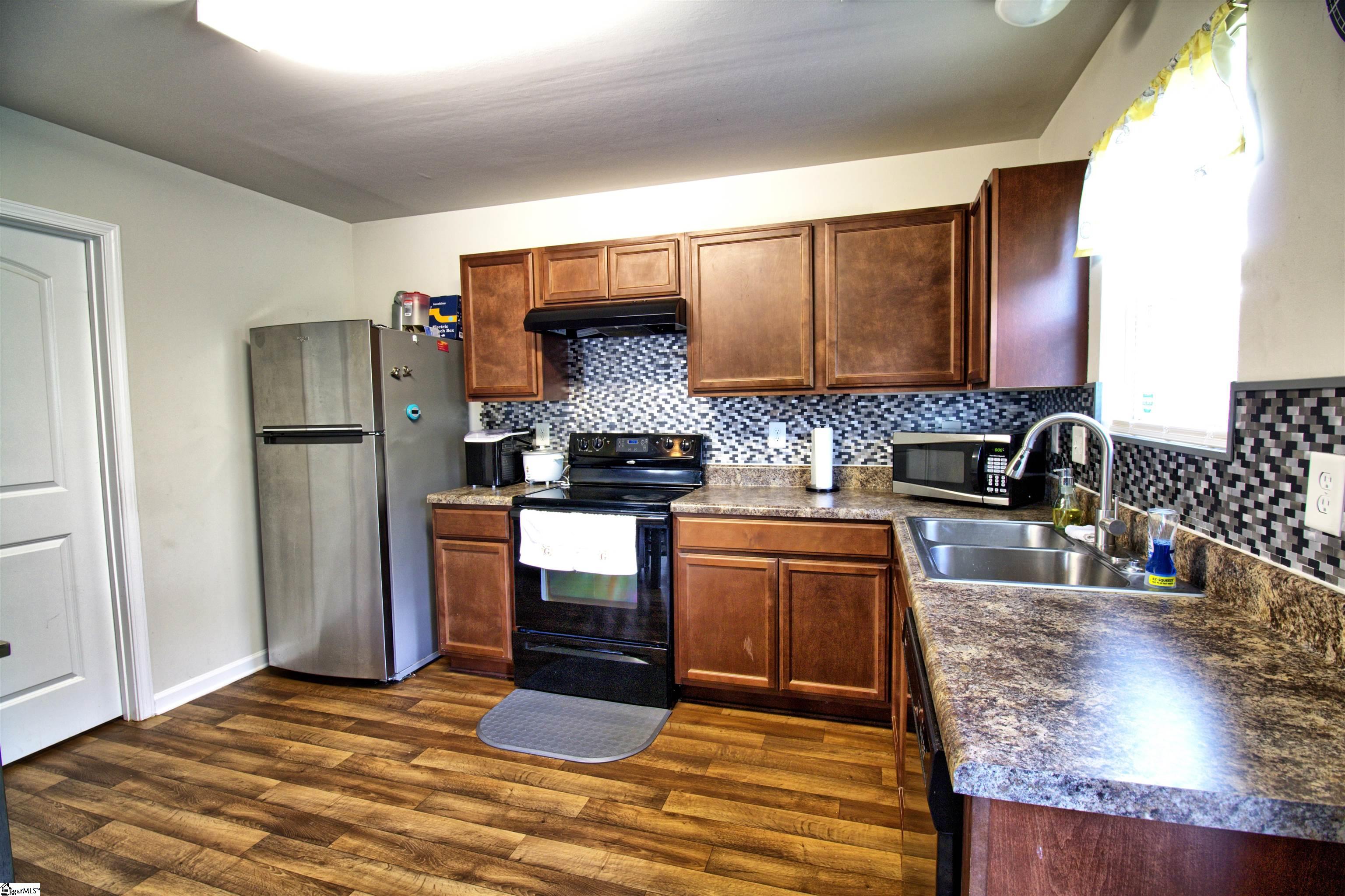 111 Botany Drive Property Photo 6