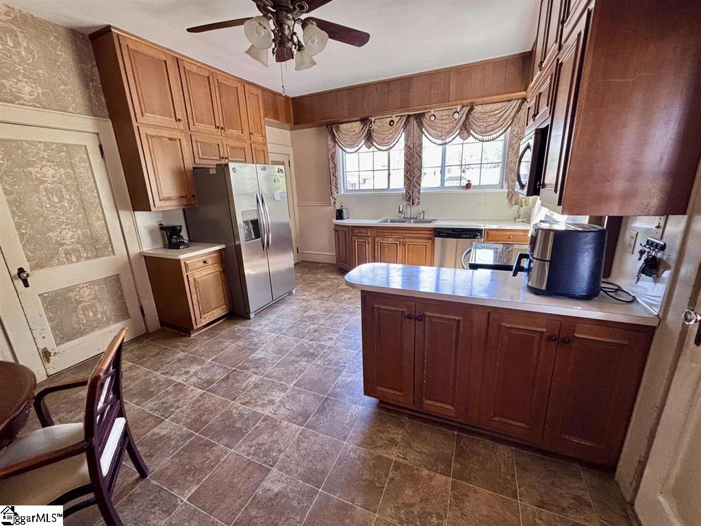 400 E Buford Street Property Photo 6