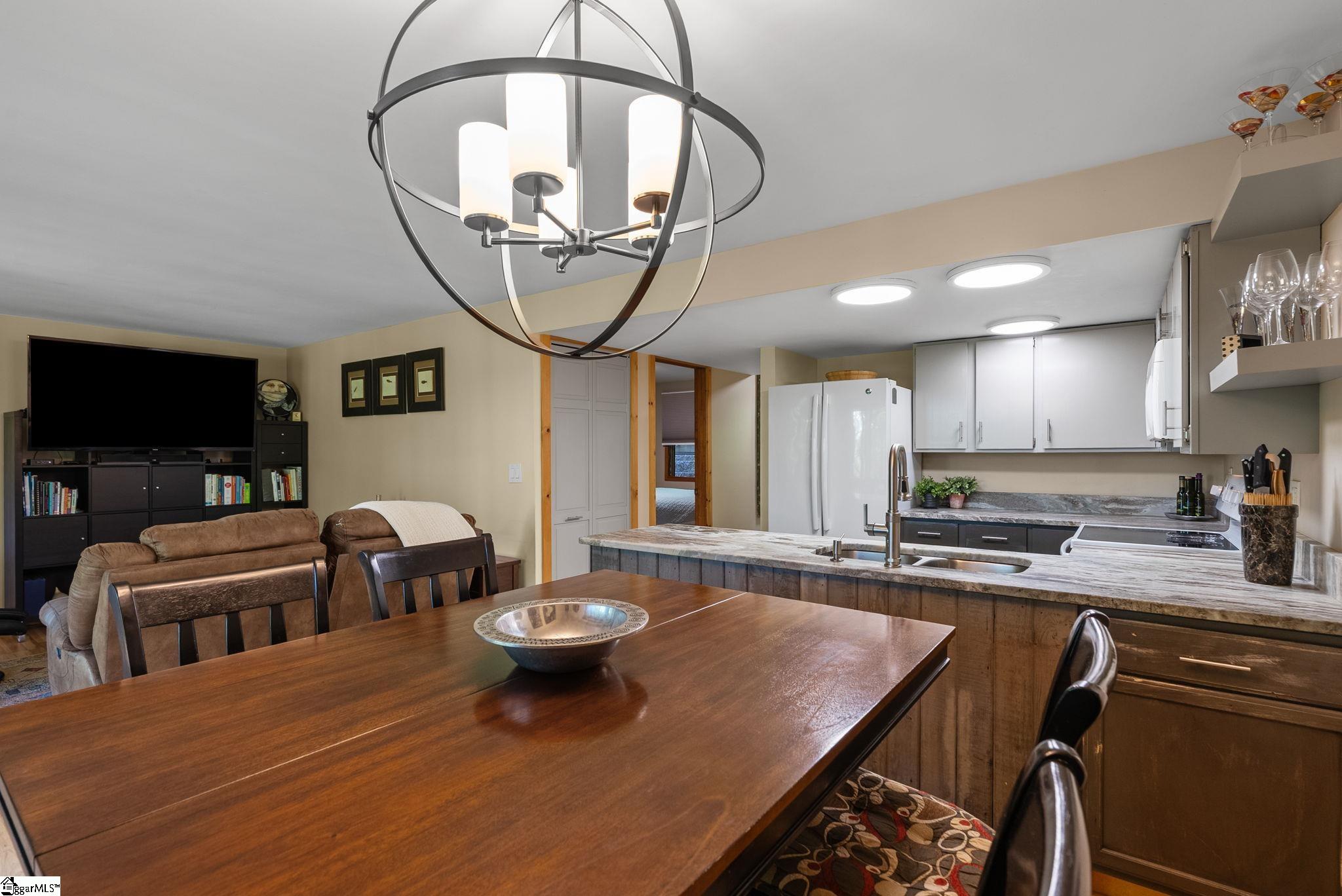 1592075 Property Photo 9