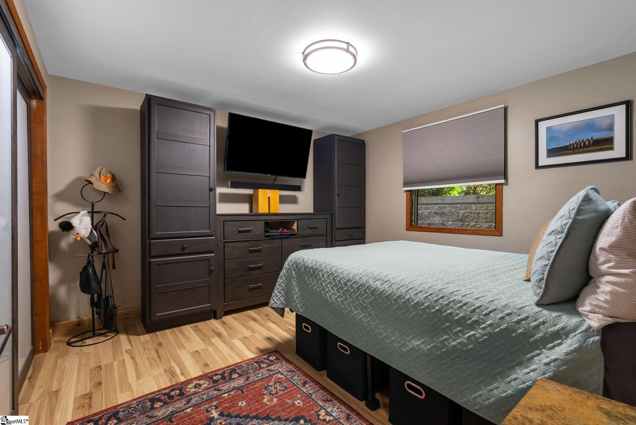 1592075 Property Photo 14