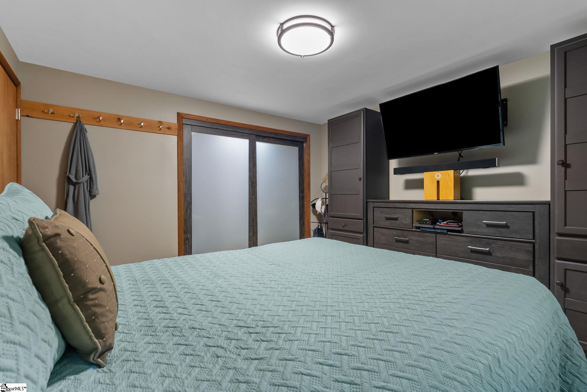1592075 Property Photo 16