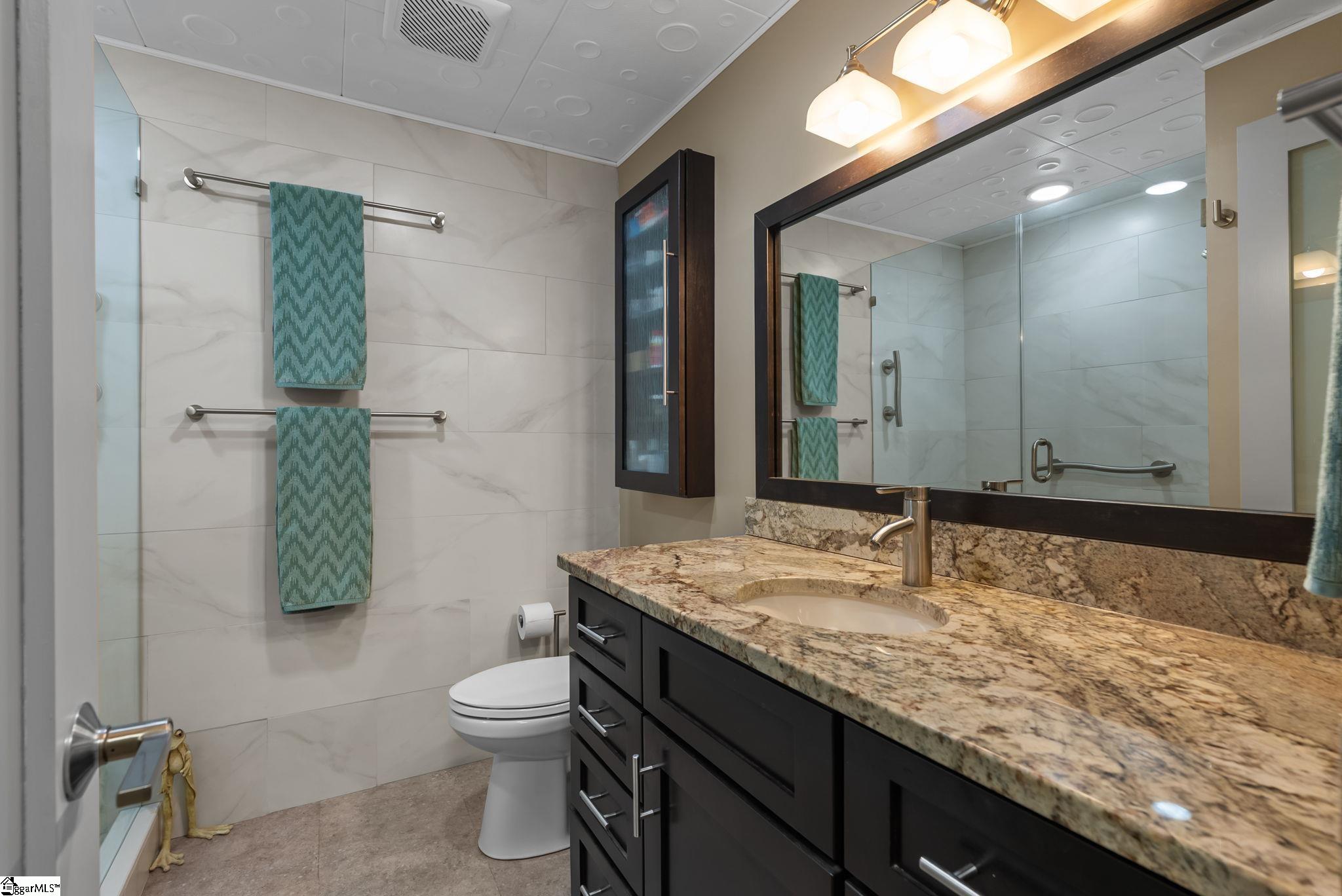 1592075 Property Photo 17