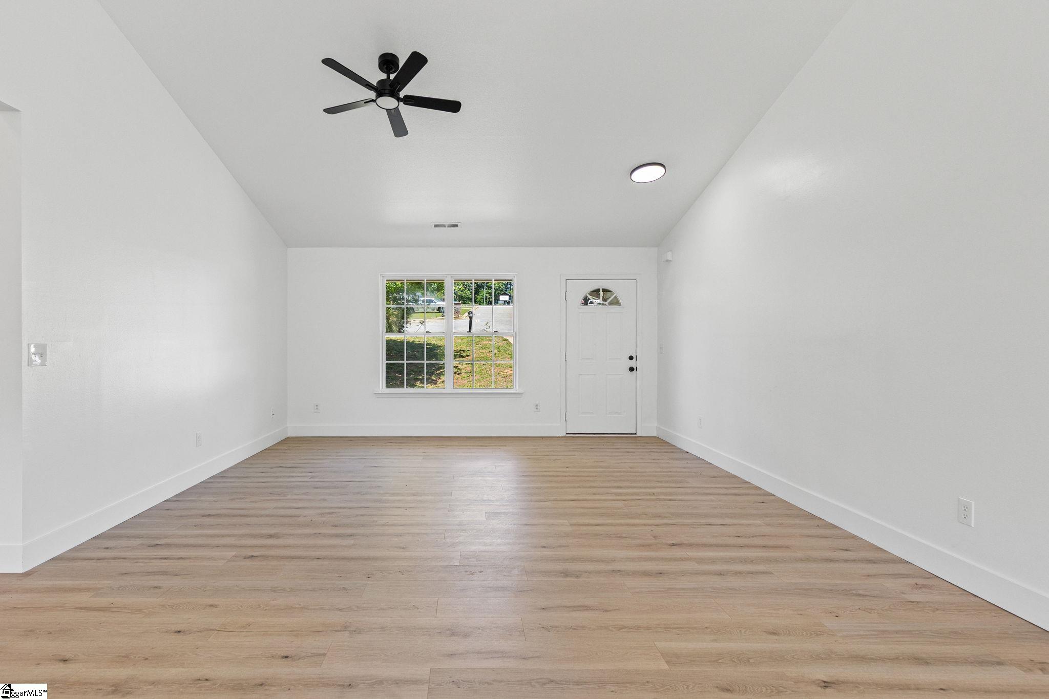 106 Duck Pond Court Property Photo 3