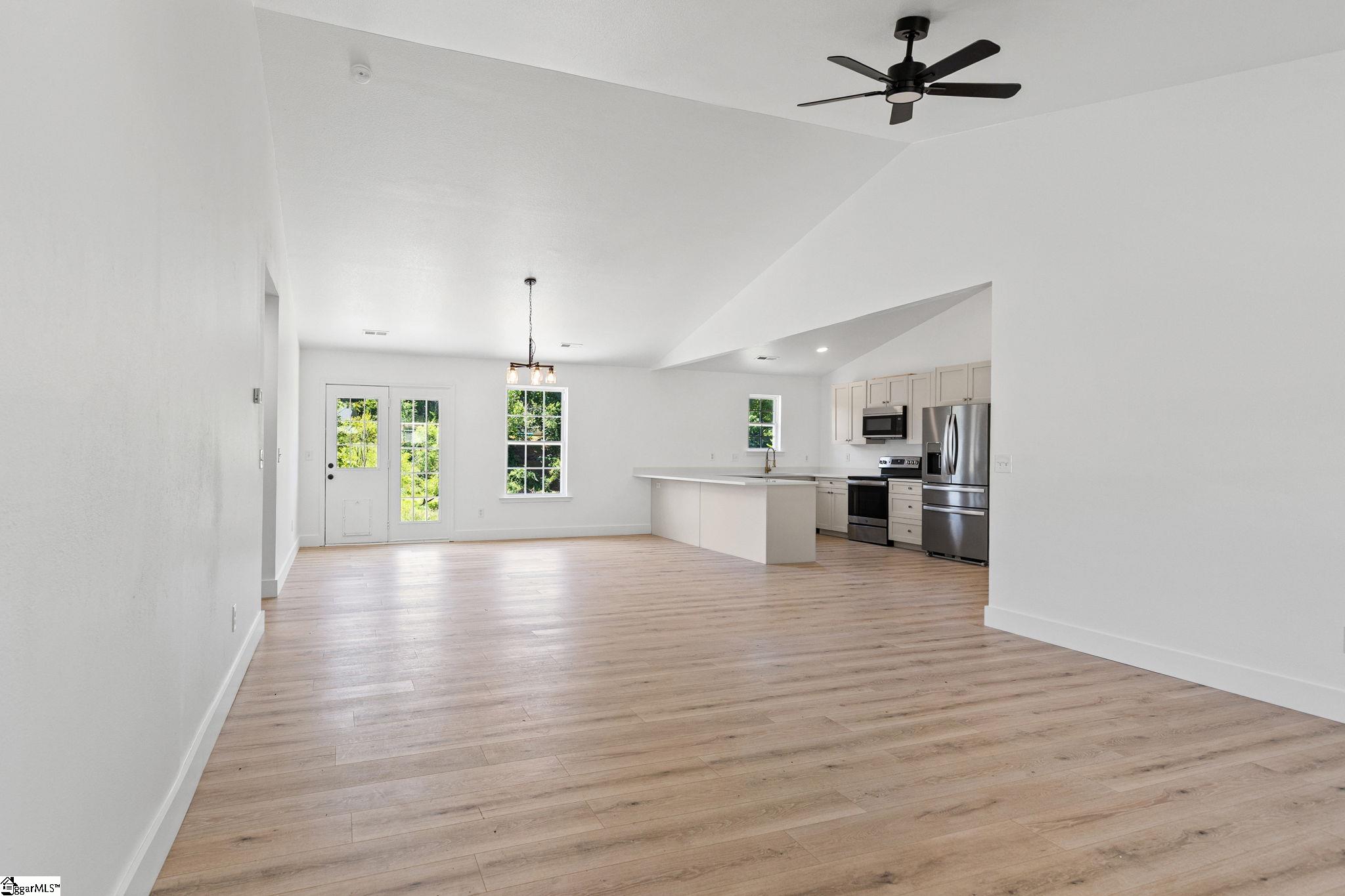 106 Duck Pond Court Property Photo 4
