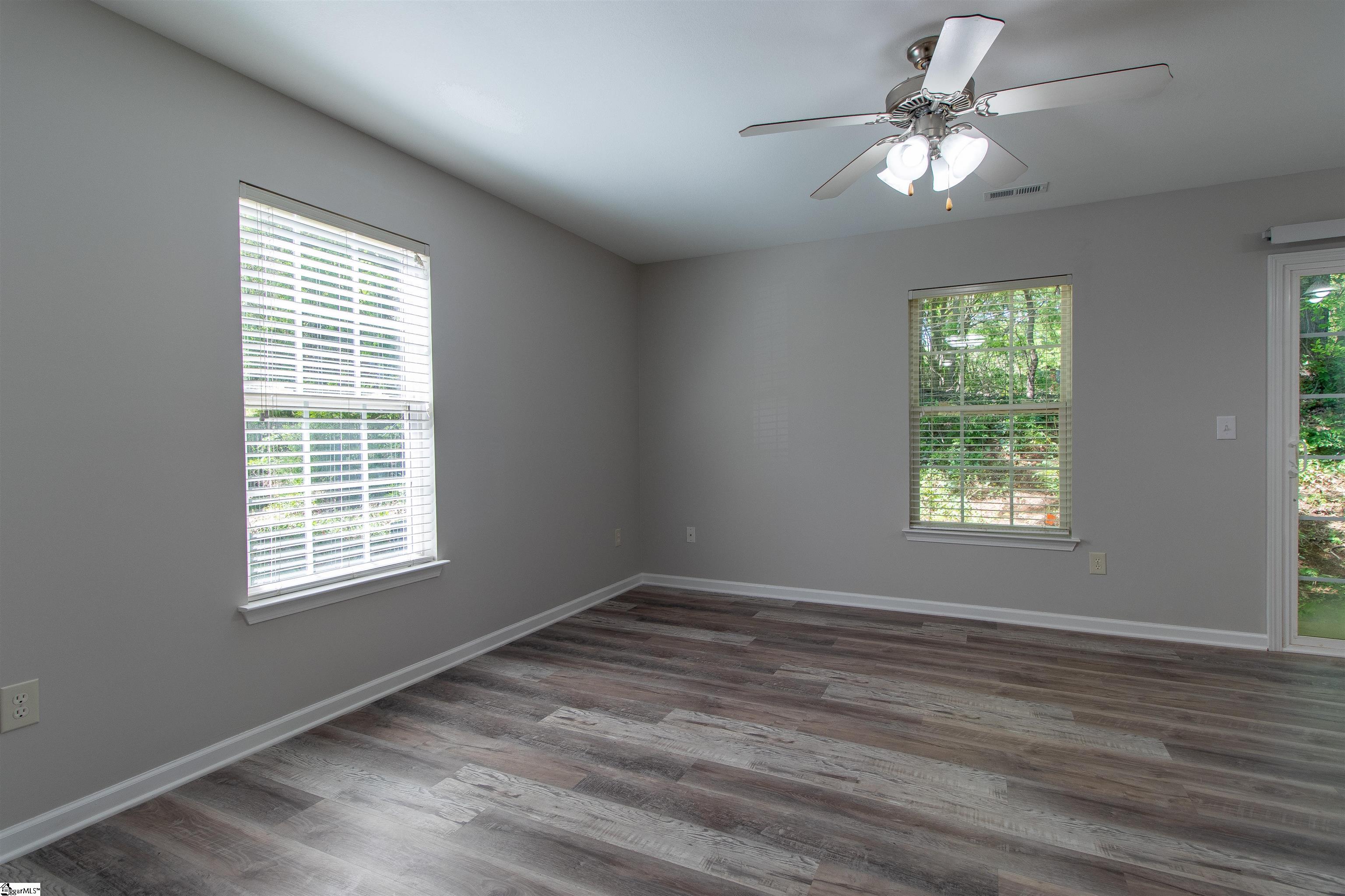 20 Greensboro Court Property Photo 3