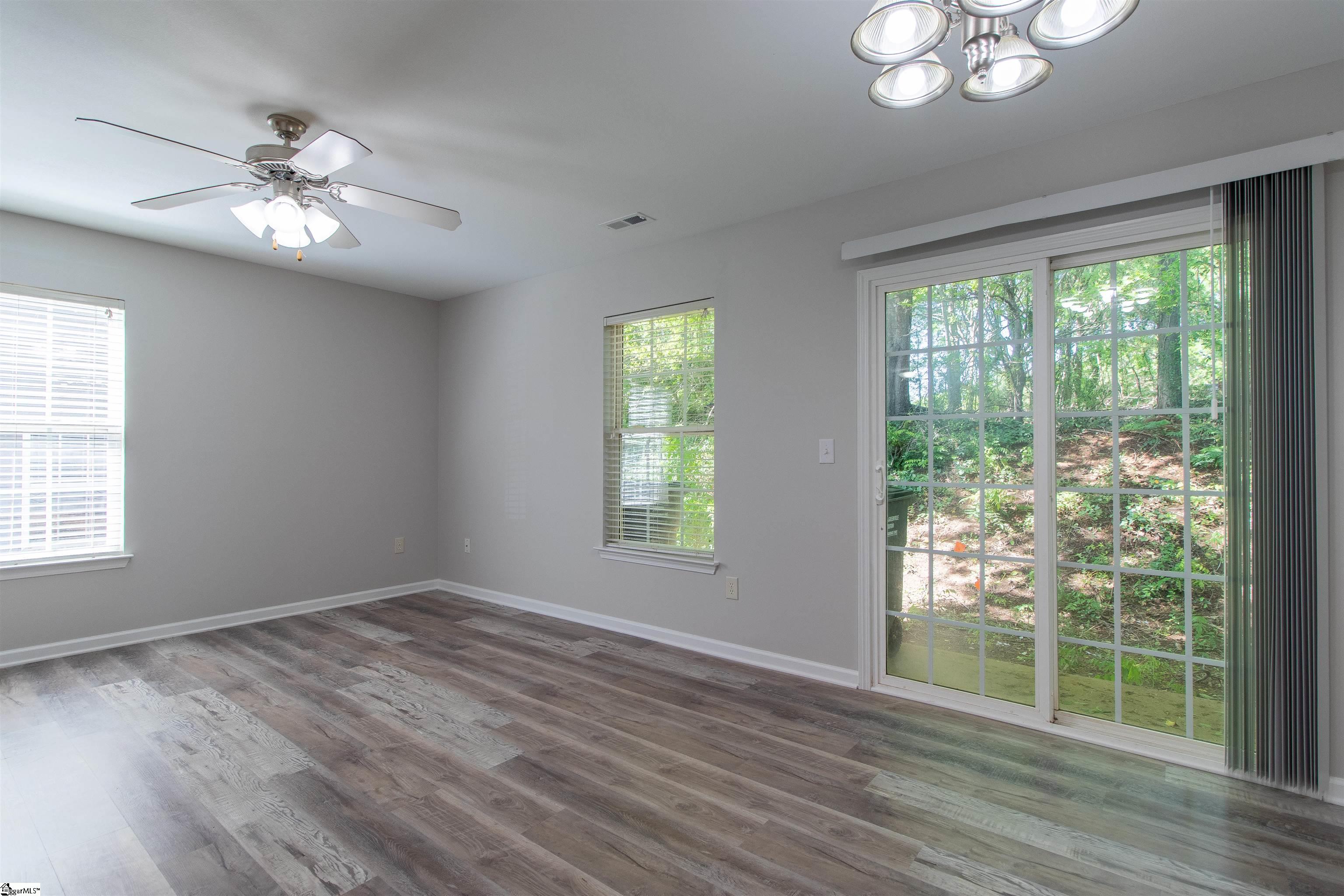20 Greensboro Court Property Photo 4
