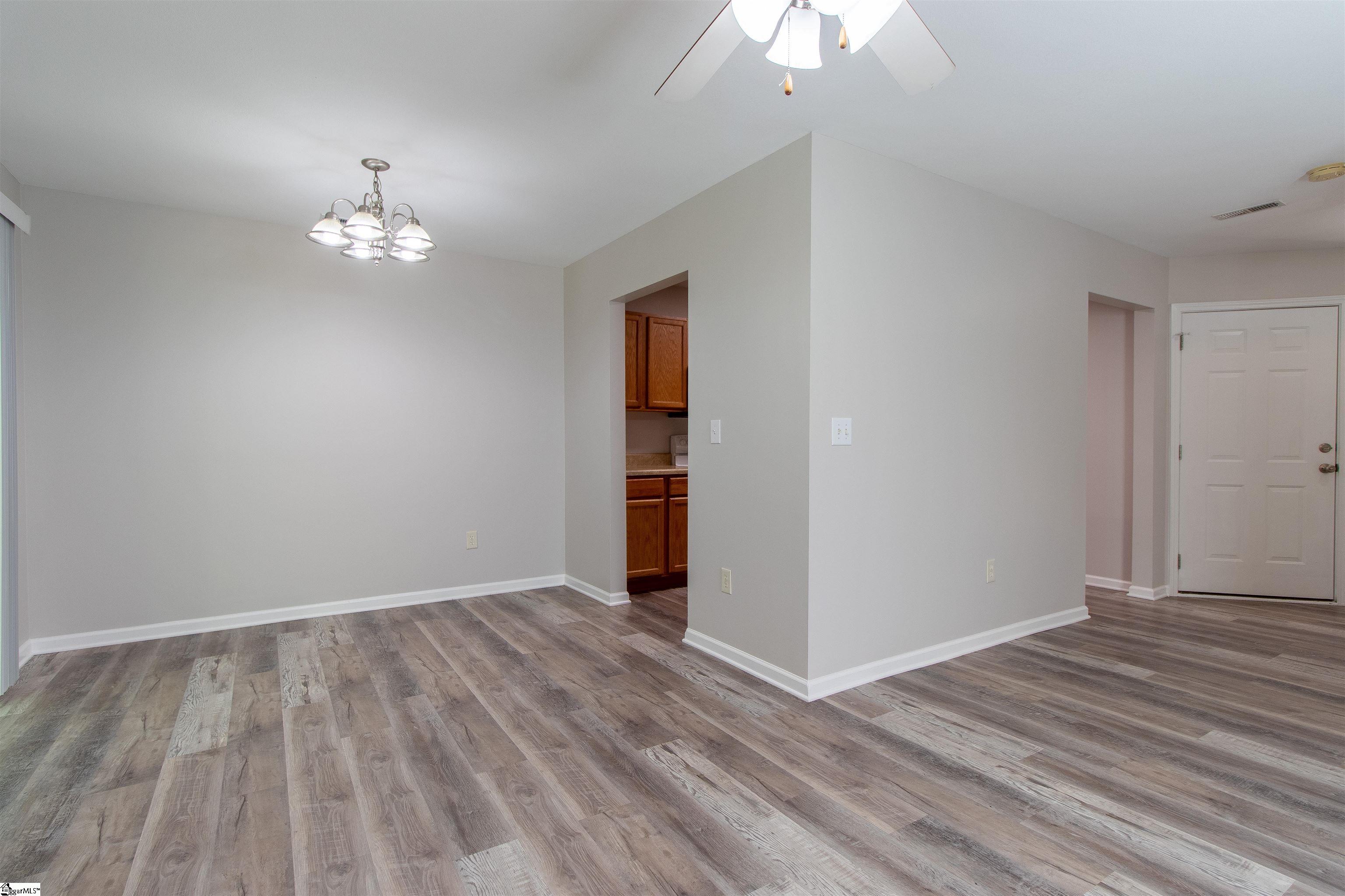 20 Greensboro Court Property Photo 7