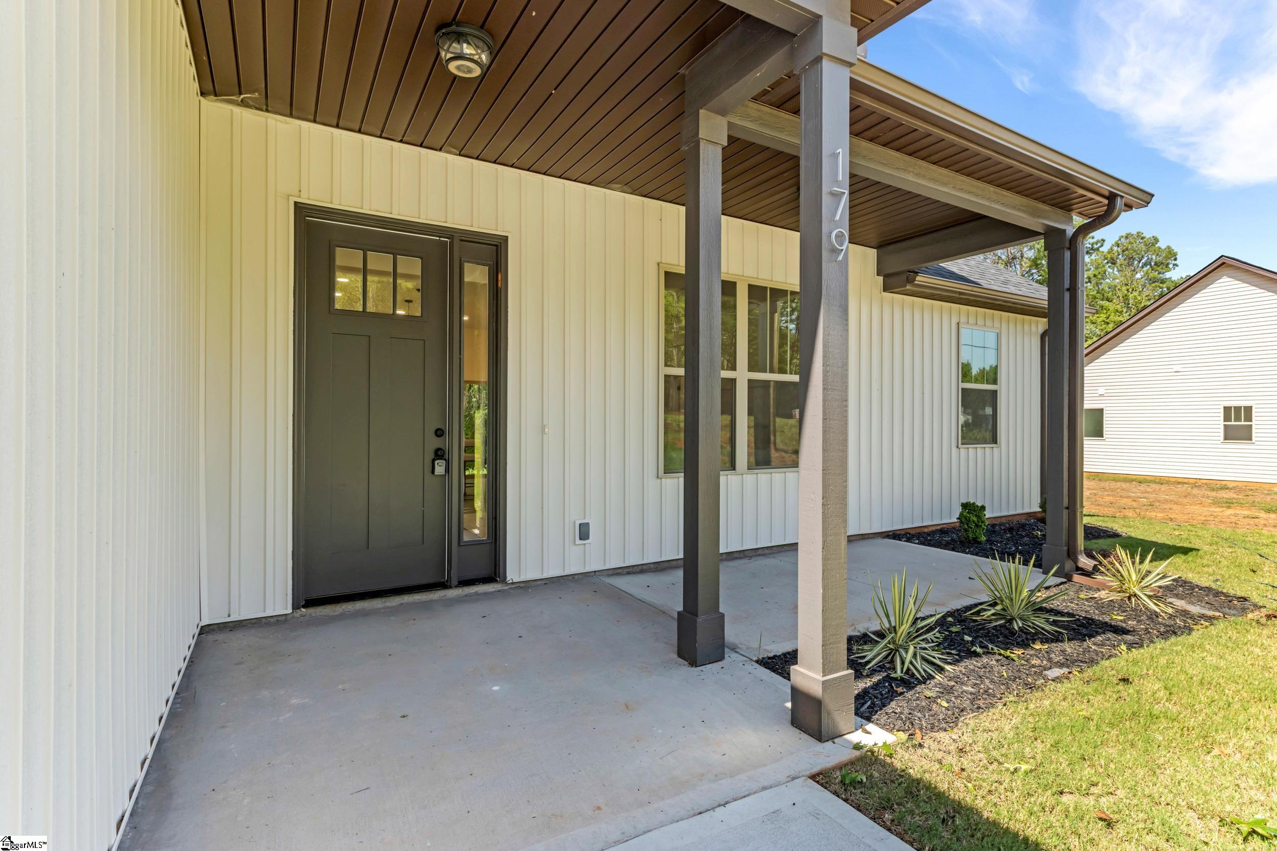 179 Susans Road Property Photo 4