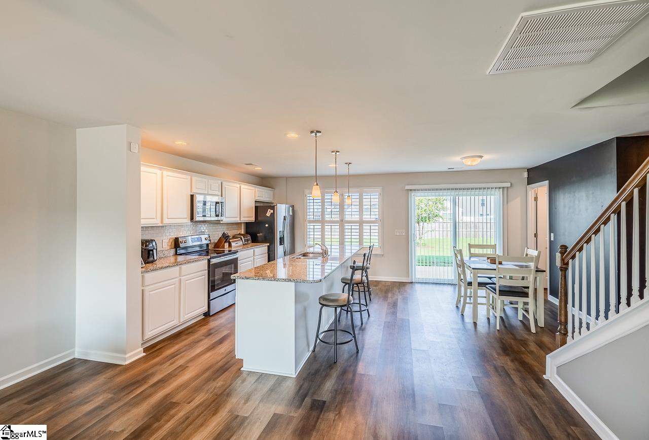 605 Whittier Street Property Photo 4