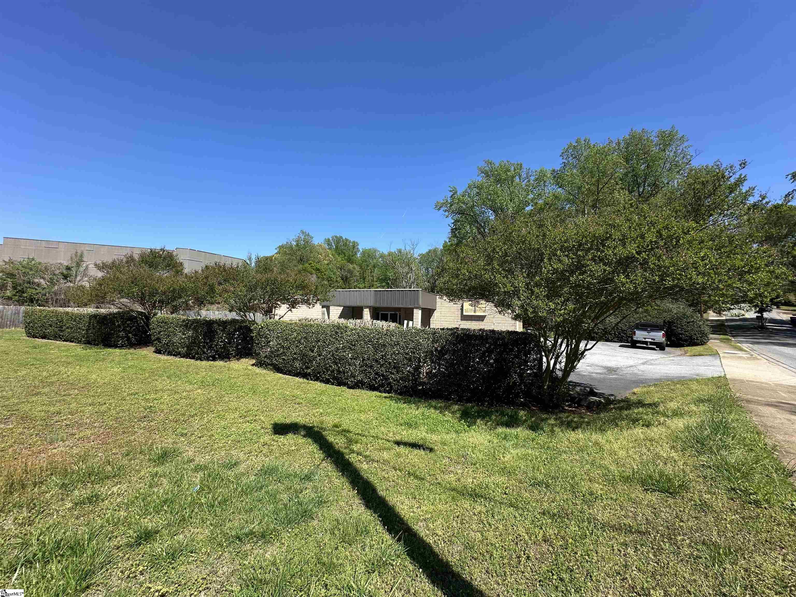 328 Dupont Drive Property Photo 6