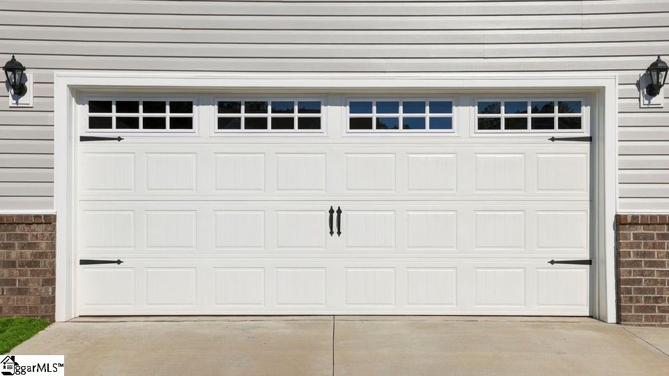 565 Landseer Drive Property Photo 3