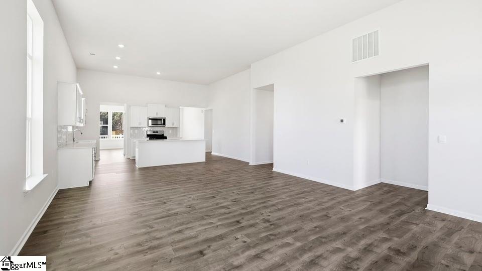 565 Landseer Drive Property Photo 11