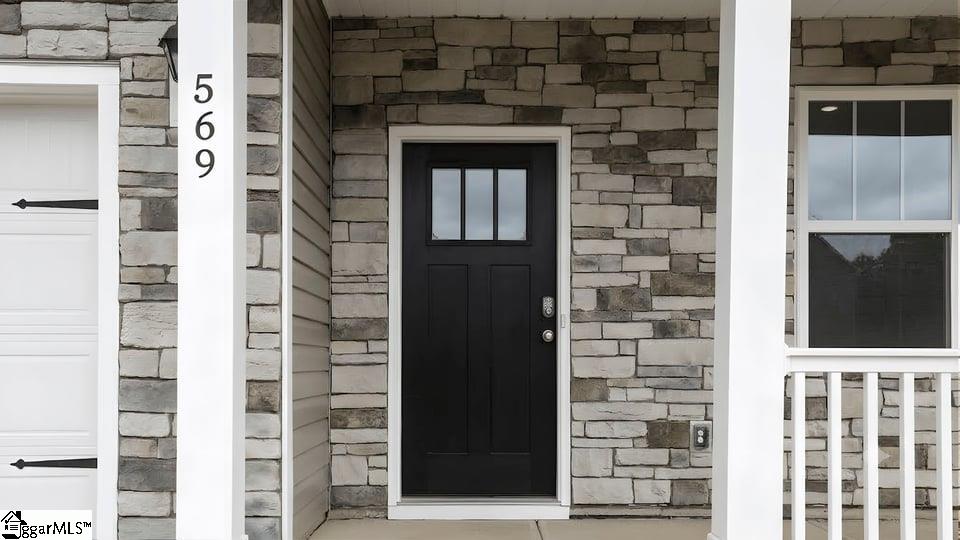 569 Landseer Drive Property Photo 3